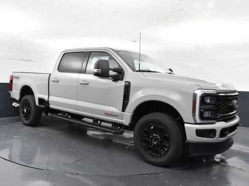 New 2025 Ford F350 XLT w/ Black Appearance Package image 4