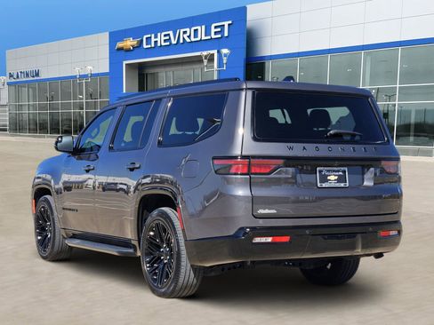 Used 2024 Jeep Wagoneer Series II image 4