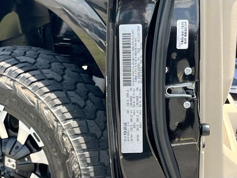 Used 2017 RAM 2500 Laramie AWD/4WD image 30