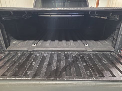 Used 2020 Nissan Frontier SV w/ Midnight Edition Floor Mats image 9