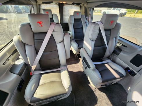 Used 2023 Chevrolet Express 2500 Extended image 5