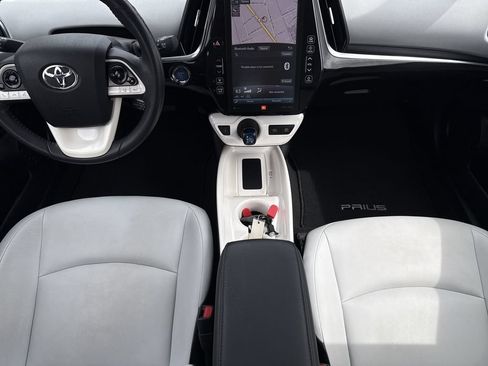Used 2018 Toyota Prius Four w/ Advanced Technology Package FWD image 15