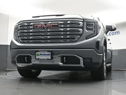 Used 2025 GMC Sierra 1500 Denali w/ Technology Package AWD/4WD image 7