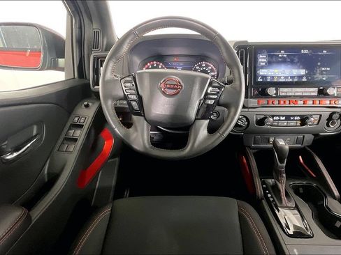 Used 2025 Nissan Frontier PRO-4X AWD/4WD image 6