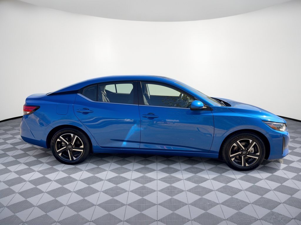 Used 2025 Nissan Sentra SV FWD image 8