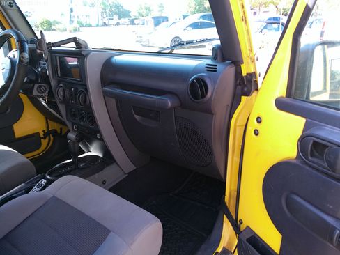 Used 2008 Jeep Wrangler Unlimited X image 9