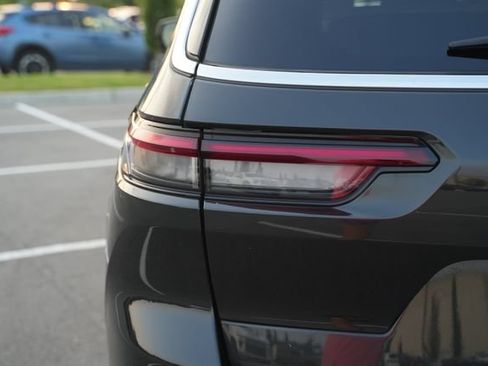Used 2023 Jeep Grand Cherokee L Limited w/ Luxury Tech Group II RWD image 44