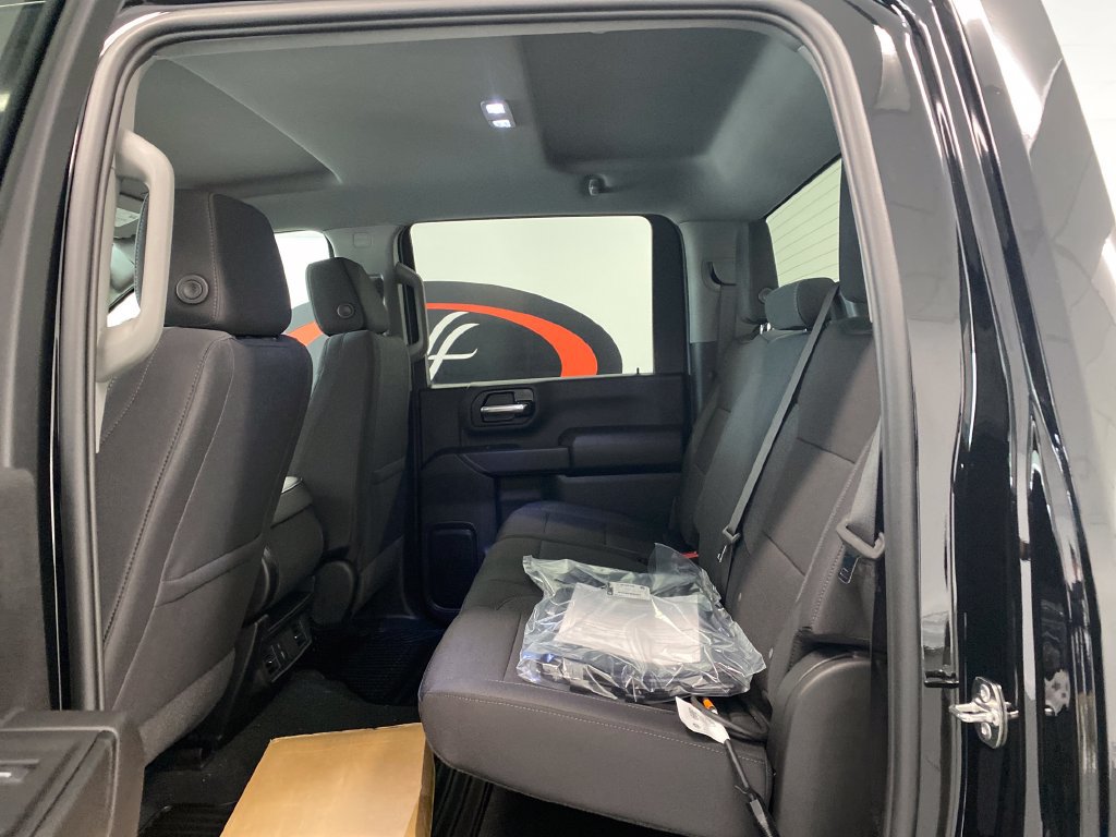 New 2026 Chevrolet Silverado 2500 Custom w/ Custom Value Package AWD/4WD image 15