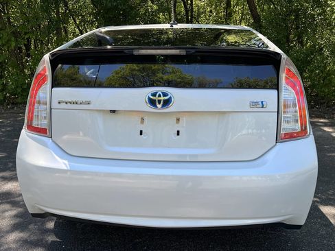 Used 2015 Toyota Prius Three w/ Solar Roof Package FWD image 5