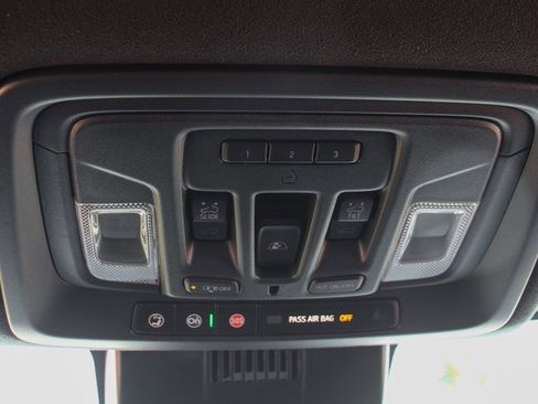 Used 2025 GMC Sierra 2500 Denali Ultimate image 33