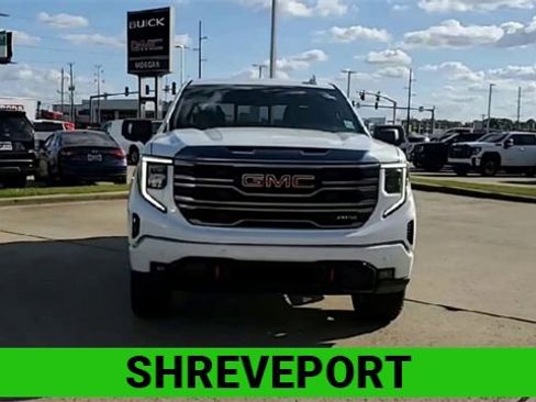Used 2022 GMC Sierra 1500 AT4 w/ Technology Package image 3