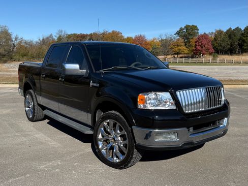 Used 2006 Lincoln Mark LT 4x4 image 1