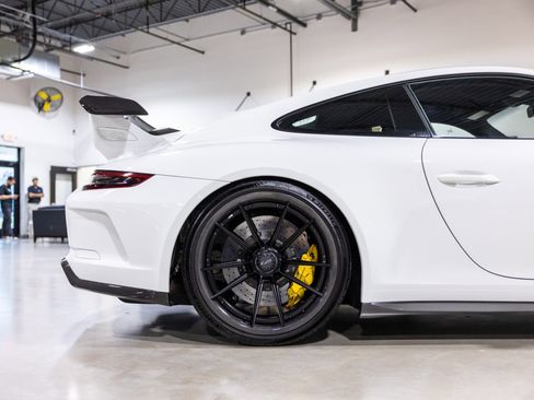 Used 2018 Porsche 911 GT3 image 25