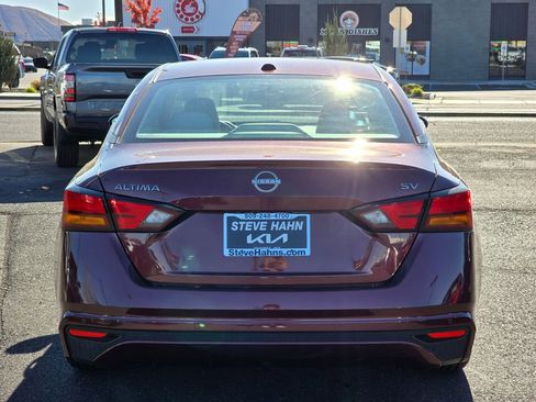 Used 2024 Nissan Altima 2.5 SV image 4