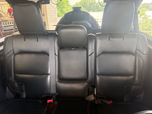 Used 2018 Jeep Wrangler Unlimited Rubicon w/ Dual Top Group AWD/4WD image 24