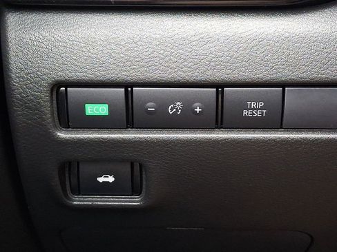 Used 2024 Nissan Sentra SV image 24