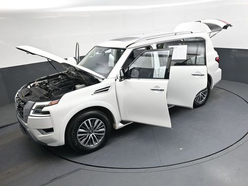 Used 2024 Nissan Armada SL w/ Captain's Chairs Package RWD image 49