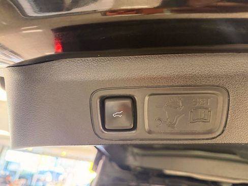 Used 2020 Lincoln Navigator Reserve AWD/4WD image 39