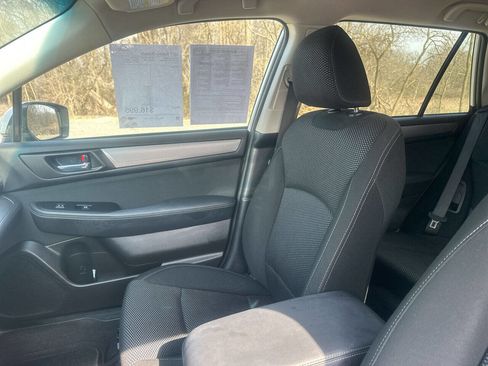 Used 2017 Subaru Outback 2.5i Premium image 15