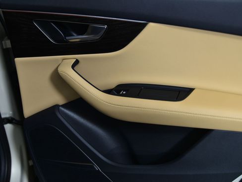 Used 2023 Audi Q7 2.0T Premium Plus w/ Premium Plus Package image 23