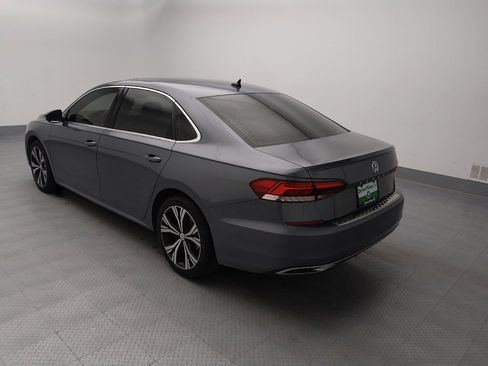 Used 2022 Volkswagen Passat 2.0T SE image 5