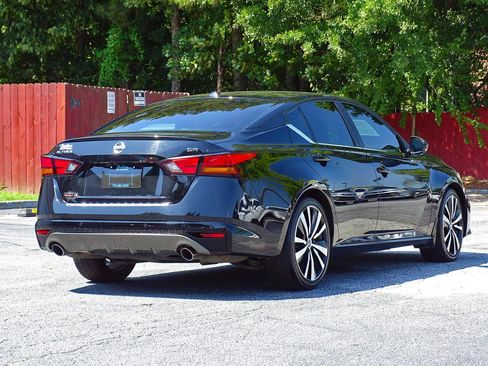 Used 2020 Nissan Altima 2.5 SR w/ Premium Package FWD image 11