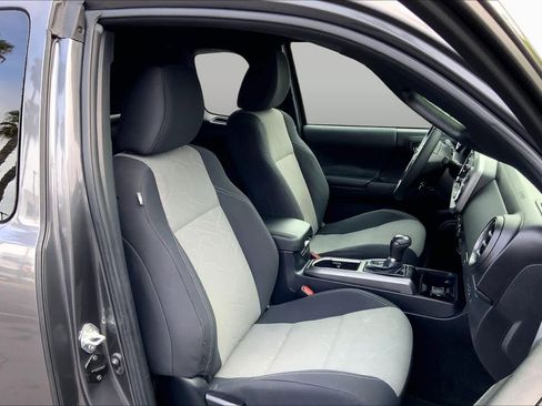 Used 2023 Toyota Tacoma TRD Sport image 8