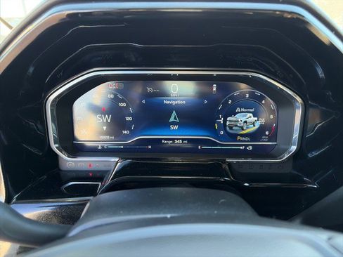 Used 2024 Chevrolet Silverado 3500 LT w/ Convenience Package image 16