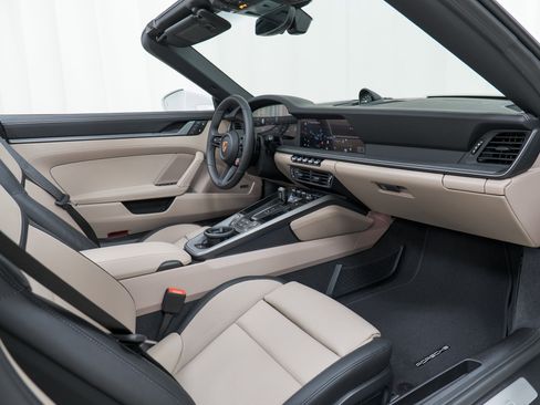 New 2026 Porsche 911 Carrera 4S image 25