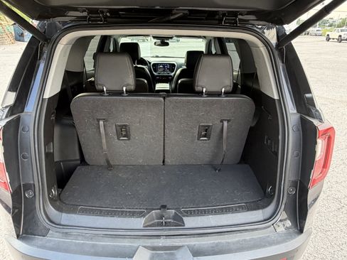 Used 2020 GMC Acadia SLT FWD image 9