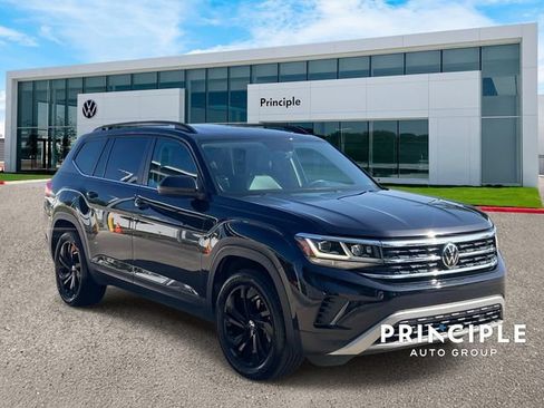 Used 2023 Volkswagen Atlas SE AWD/4WD image 3