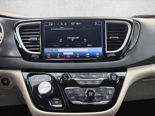 Used 2024 Chrysler Pacifica Touring-L FWD image 30