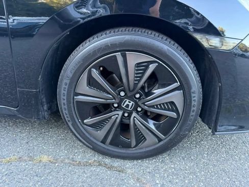 Used 2018 Honda Civic EX image 9