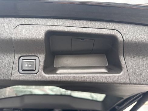 Used 2023 GMC Acadia Denali w/ Black Diamond Edition image 31