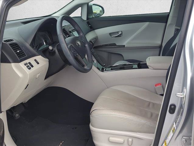 Used 2015 Toyota Venza XLE FWD image 8