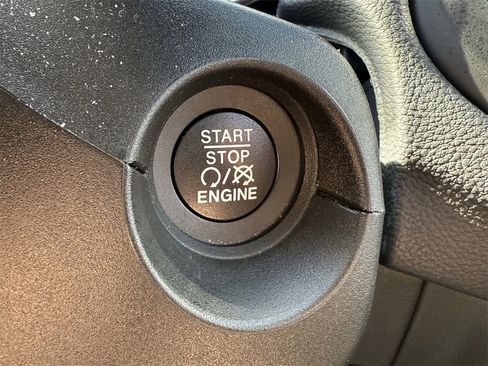 Used 2019 Jeep Compass Latitude image 20