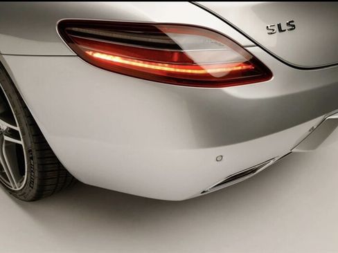 Used 2011 Mercedes-Benz SLS AMG Coupe image 15