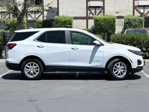 Used 2023 Chevrolet Equinox LT w/ Driver Convenience Package FWD image 4