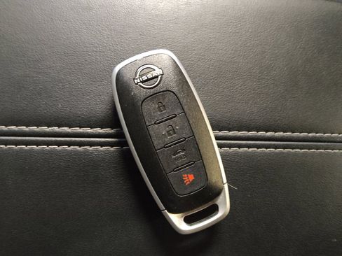 Used 2025 Nissan Sentra SV image 32