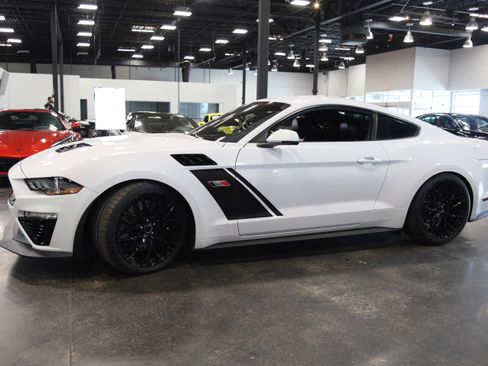 Used 2021 Ford Mustang GT Premium w/ GT Performance Package RWD image 9