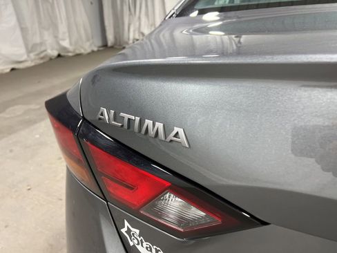 Used 2024 Nissan Altima 2.5 SV FWD image 16