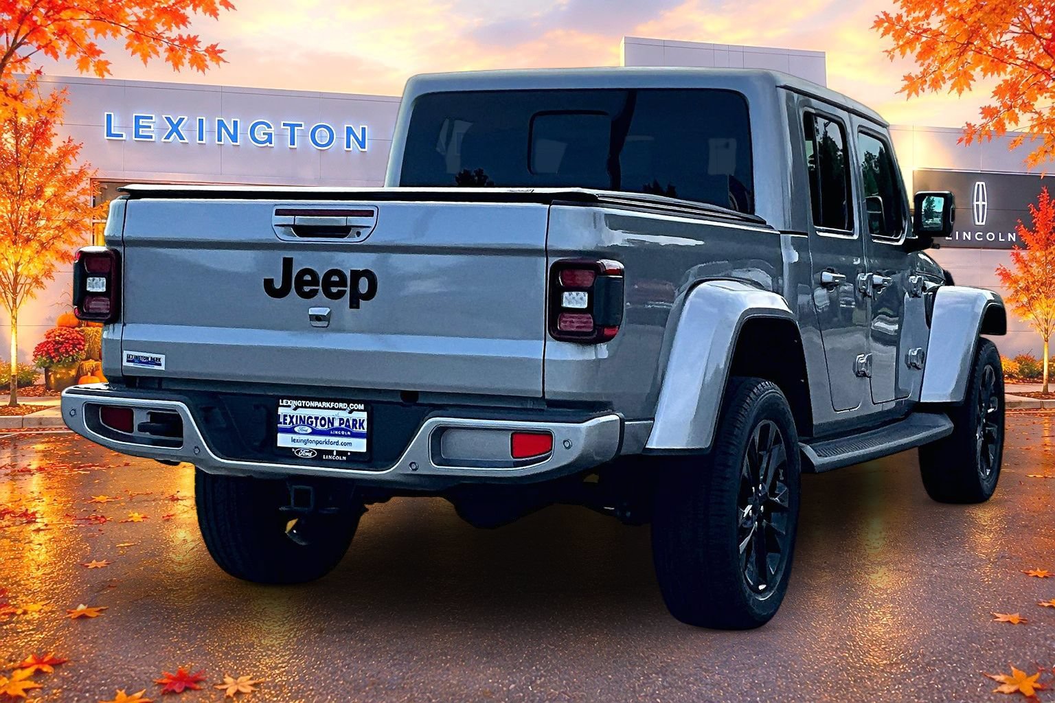Used 2021 Jeep Gladiator Overland AWD/4WD image 5