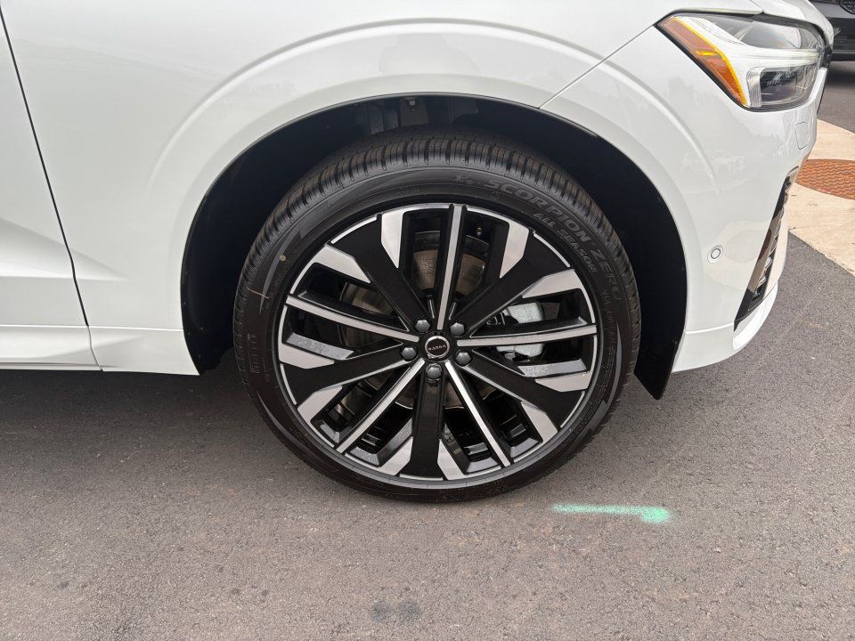 New 2026 Volvo XC60 T8 Ultra w/ Protection Package Premier AWD/4WD image 25