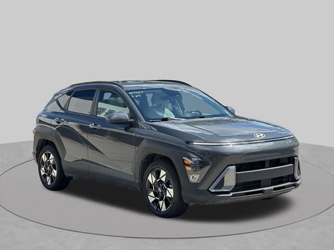 Used 2025 Hyundai Kona SEL FWD image 7