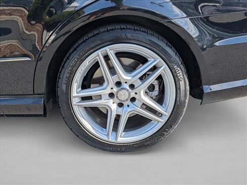 Used 2013 Mercedes-Benz E 550 4MATIC Sedan image 25