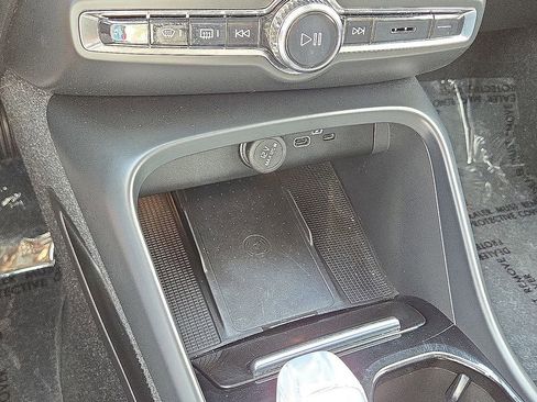 Used 2023 Volvo XC40 B5 Plus w/ Driver Assist Package AWD/4WD image 30