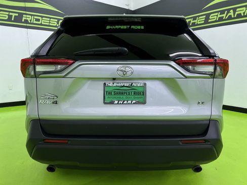 Used 2021 Toyota RAV4 LE FWD image 8