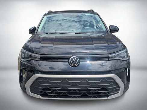 Used 2025 Volkswagen Taos SE FWD image 8
