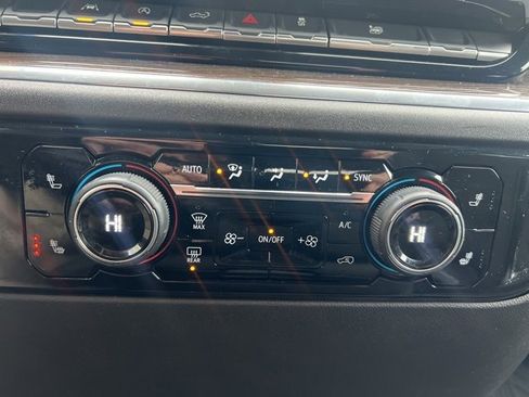 Used 2025 Chevrolet Silverado 1500 LT image 33