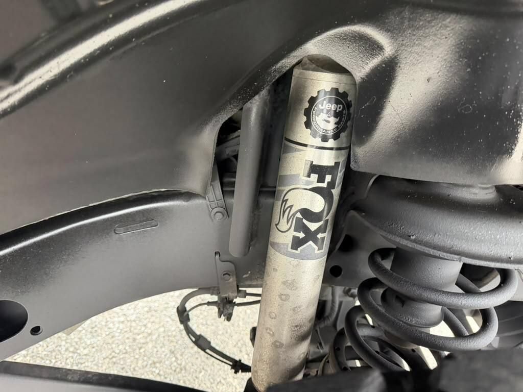 Used 2019 Jeep Wrangler Unlimited Sahara AWD/4WD image 21